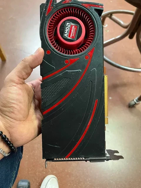 Dell AMD Radeon R9 270 2GB GDDR5 256-Bit PCIe Graphics Card C632 HDMI DVI DP