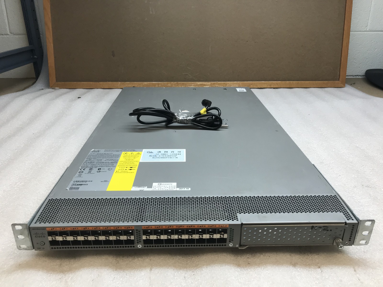 Cisco Nexus N5K-C5548UP V01 32-Port 10Gb SFP+ Switch N55-DL2 2x 750W