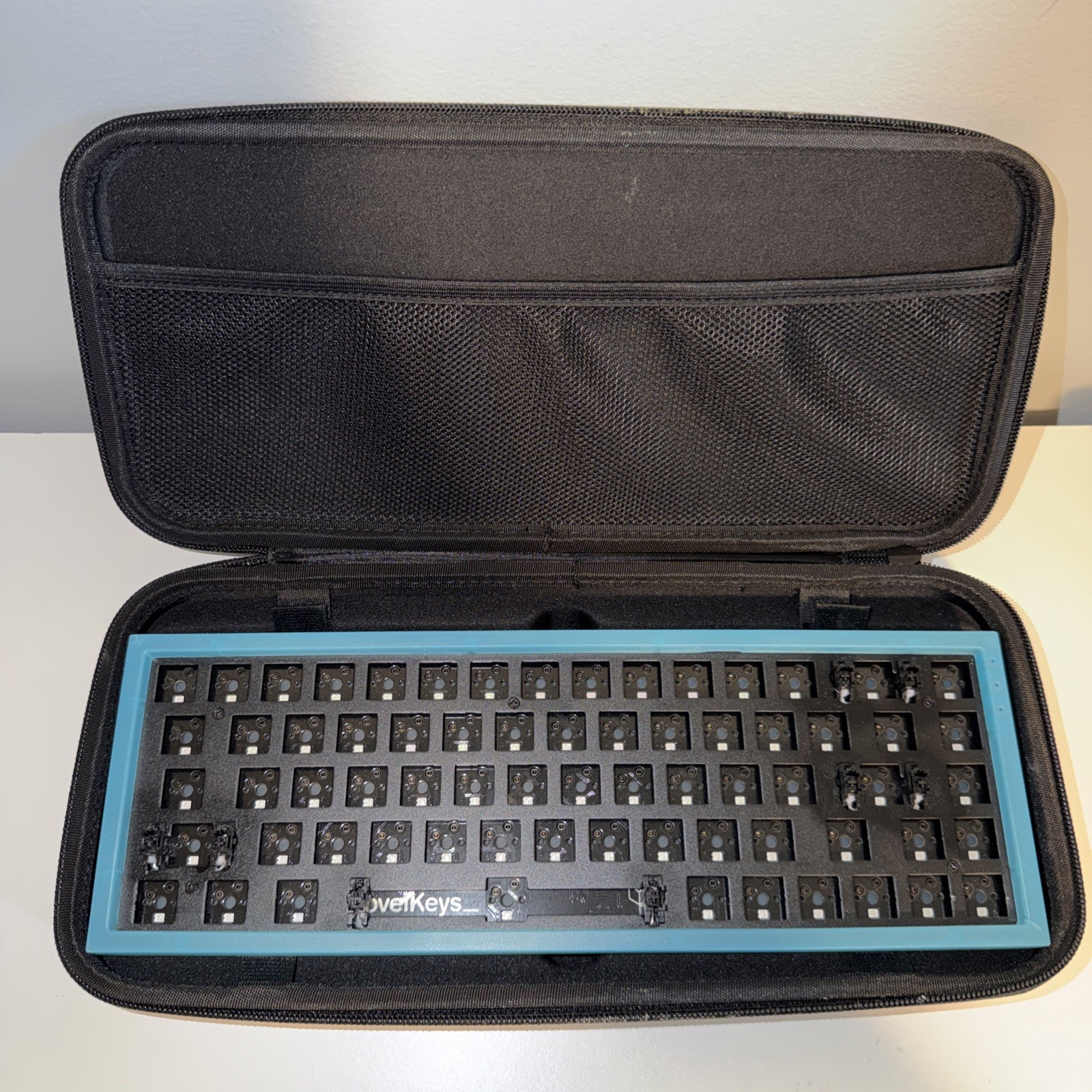 NovelKeys NK65 USB Keyboard W/ Case Teal Excellent hot swap w/ pcb stabilizers