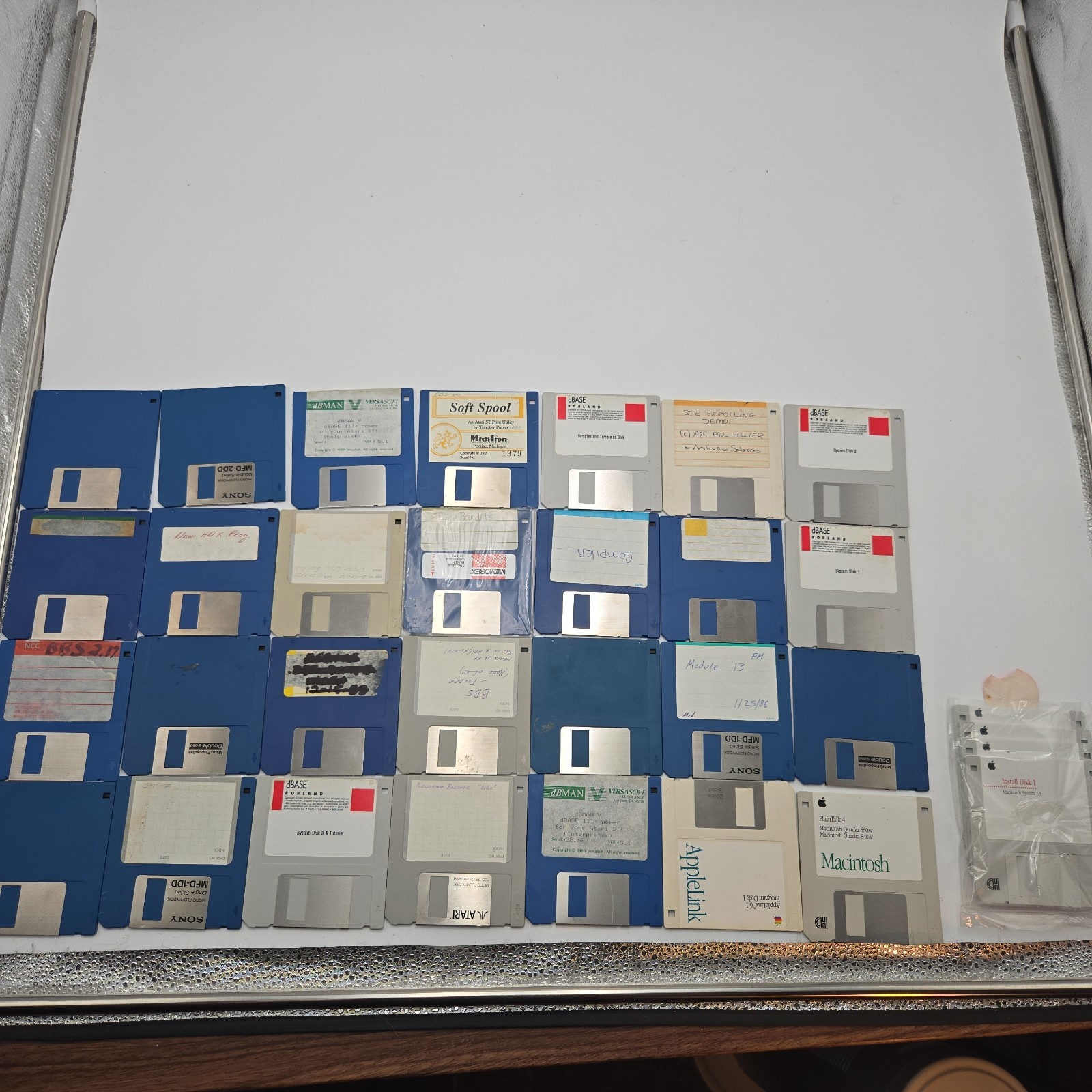 Lot of 32 Vintage Pc Computer 3.5"  Floppy Disks Atari Macintosh Sony