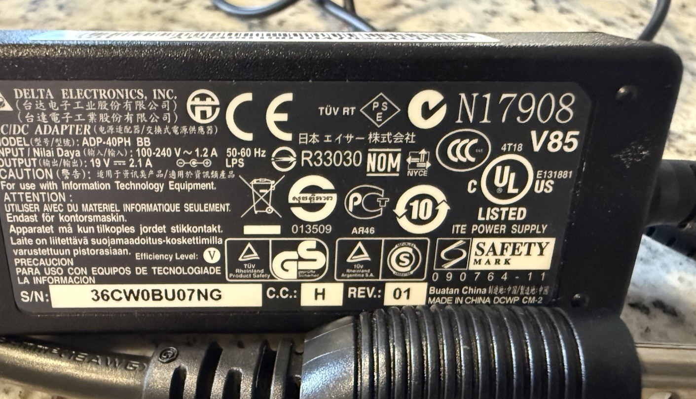 Delta Electronics ADP-40PH BB AC Adapter 19V 2.1A 40W OEM Power Supply Charger