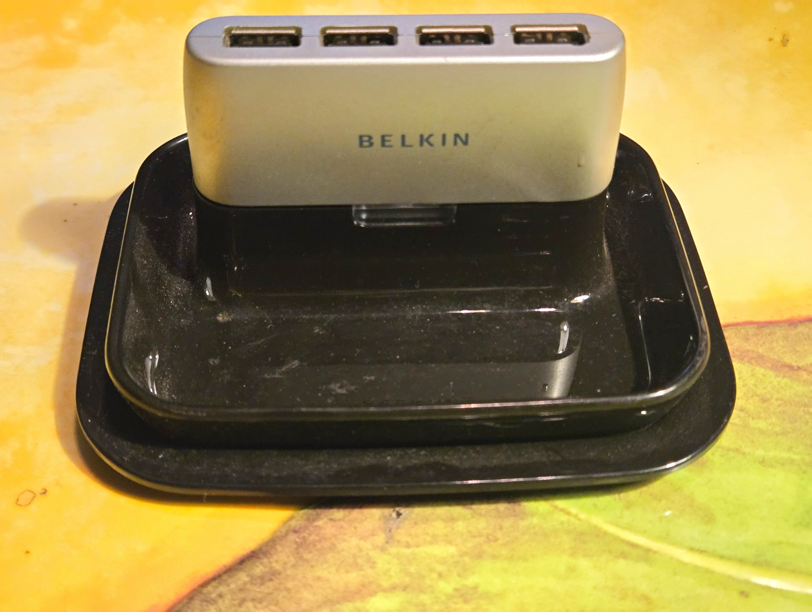 Belkin Hub-To-Go F5U706 USB 2.0 4-Port 1:4 Portable Hub, Silver/Black
