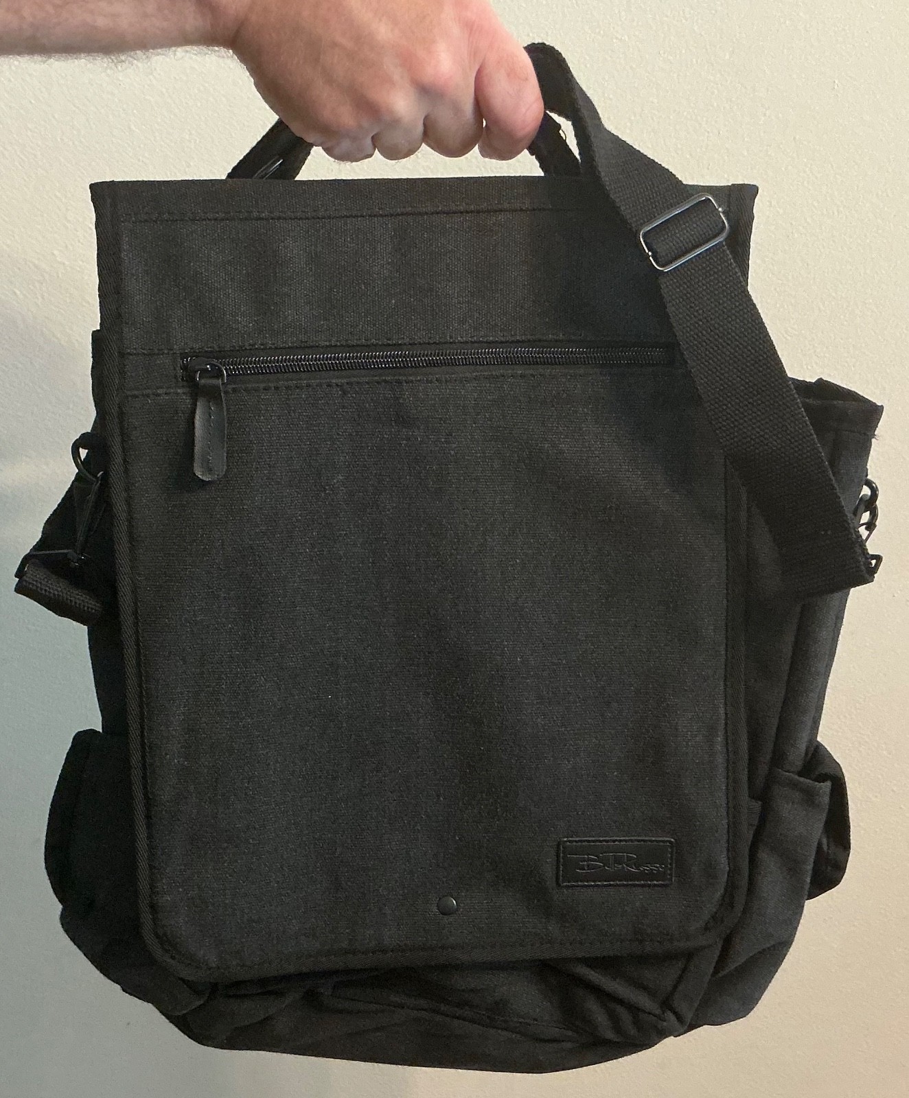 New Bella Russo Laptop Messenger Bag Black Canvas 15”x 13”