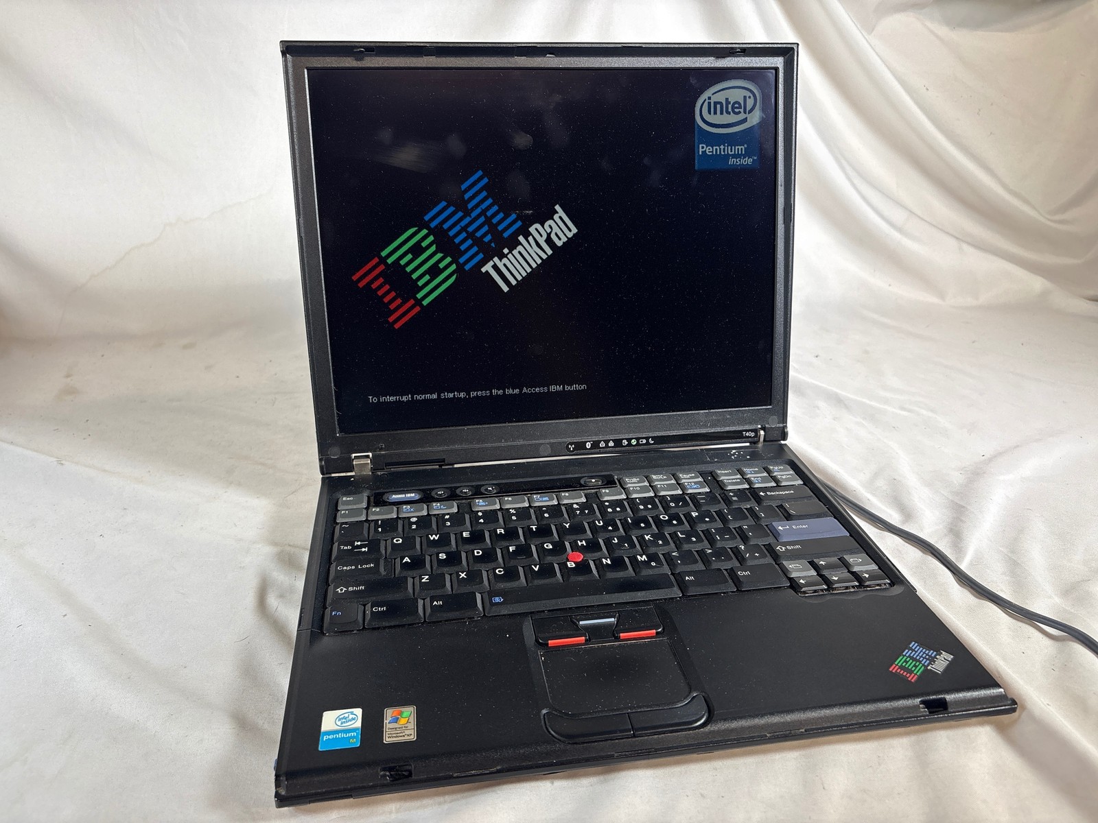 IBM ThinkPad 2373-G3U Pentium M 1.6GHz 1GB RAM No Drive 14.1in Laptop