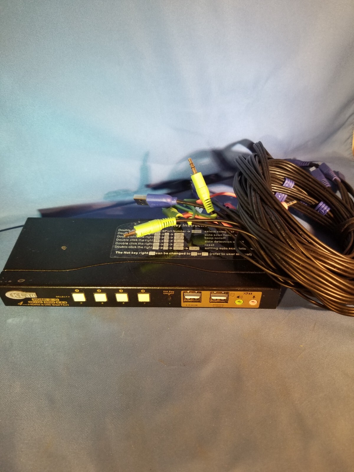 CKLau - HDMI 2.0, 4K x 2K, 60Hz, 4:4:4 - (4 Port) HDMI KVM Switch w/ Cables