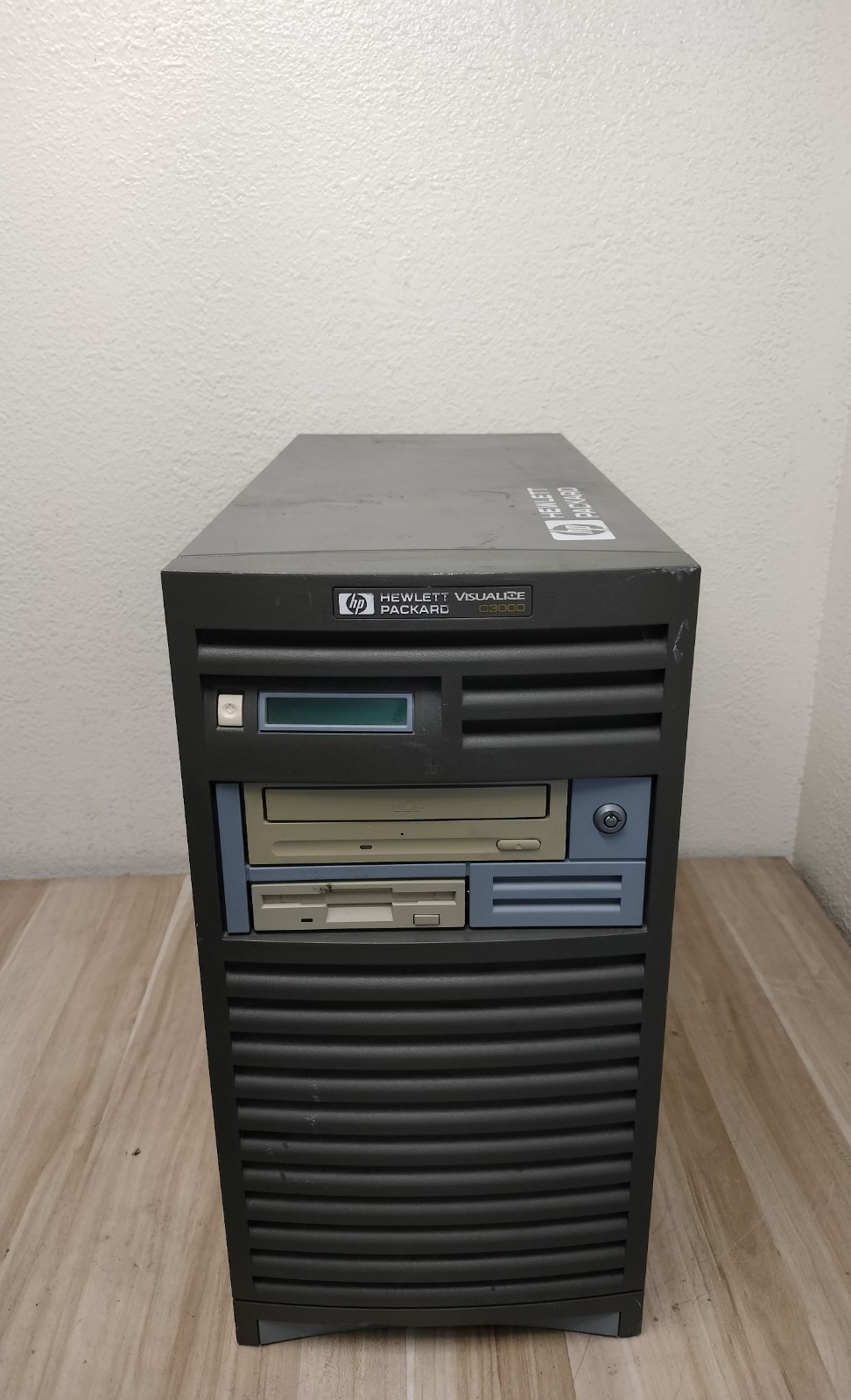 HP 9000 Visualize C3000 400MHz, 512MB MEM, Workstation A4986A
