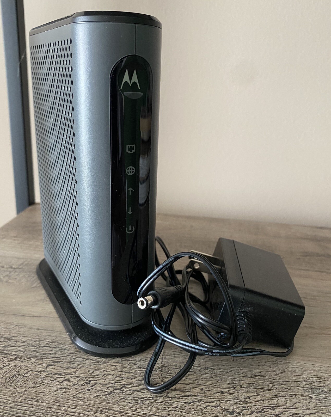 Motorola MB7420 686mbps DOCSIS 16x4 Channel 3.0 Cable Modem