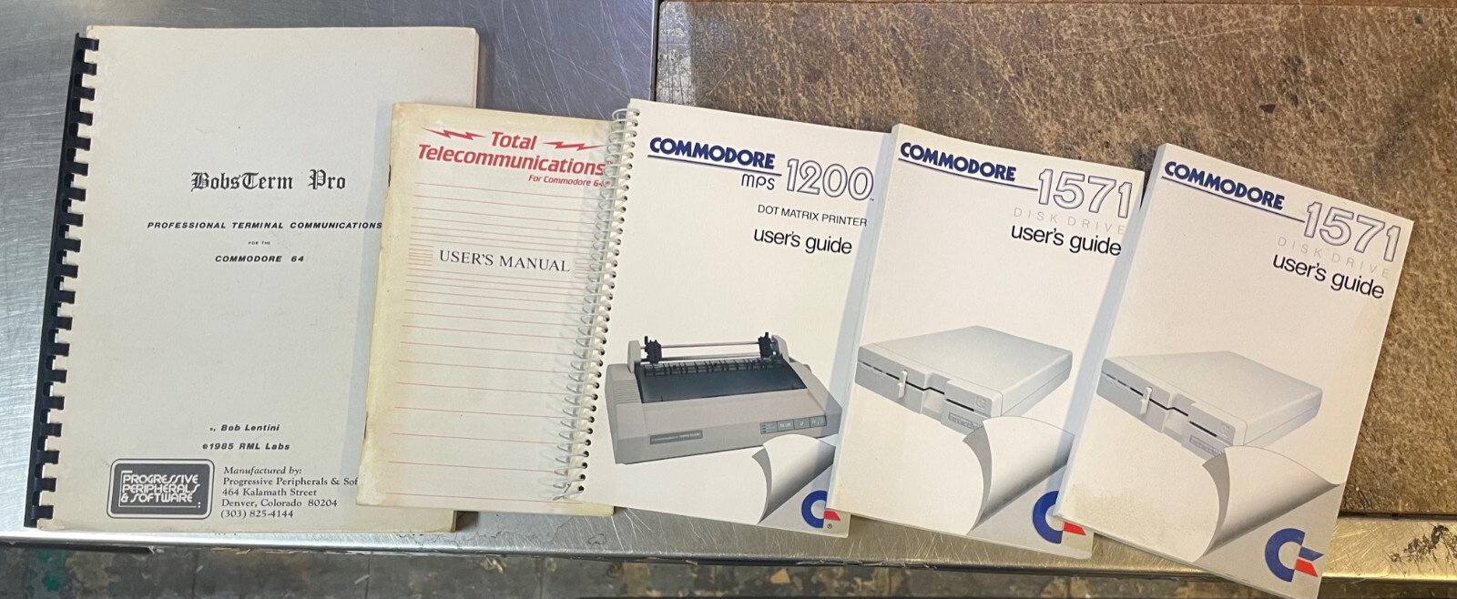 5ct Miscellaneous Commodore user guides and manuals