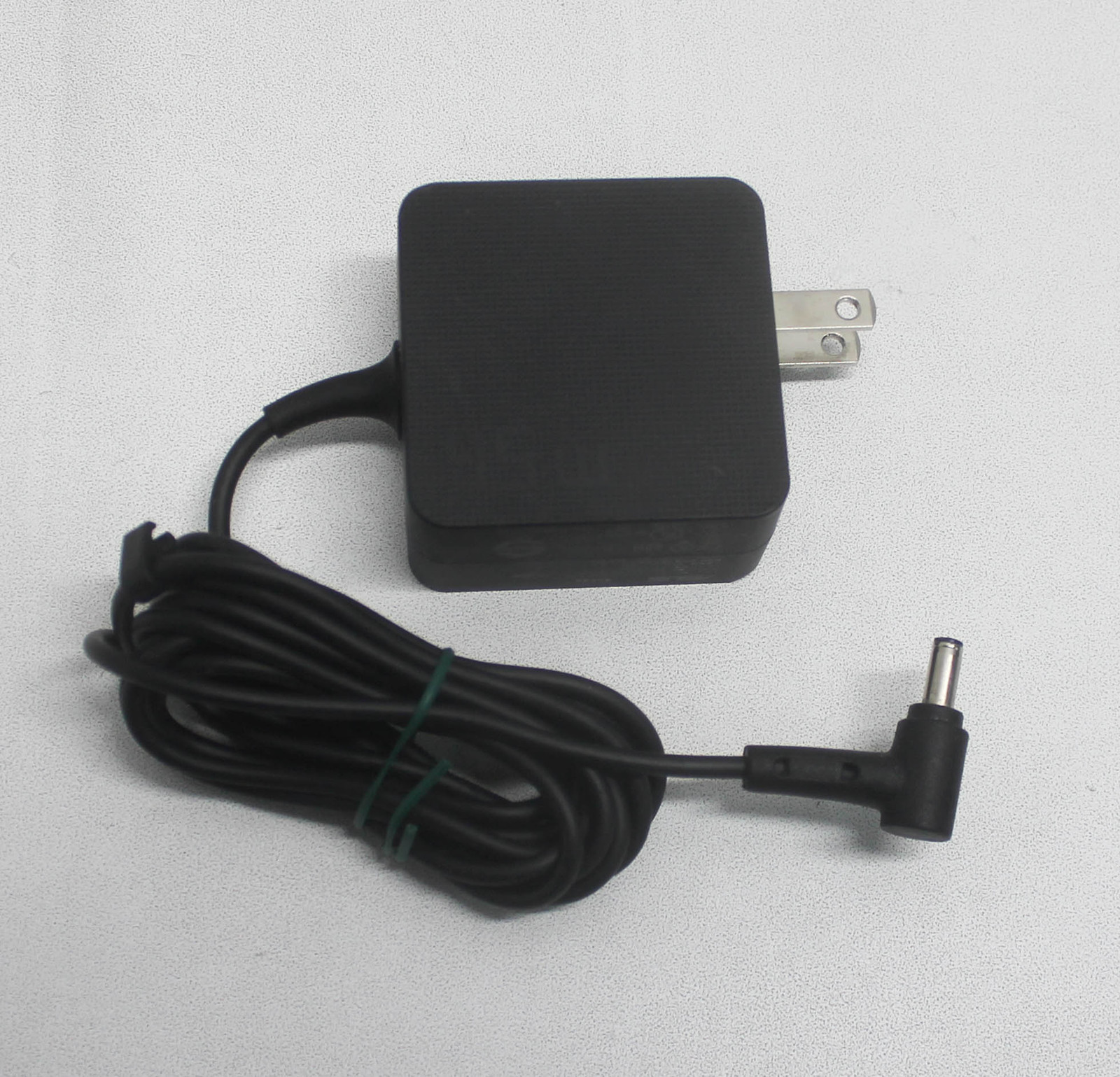 0A001-01105300 Asus Ac Adapter 19V 2.37A 45W Ad2108320 "GRADE A"