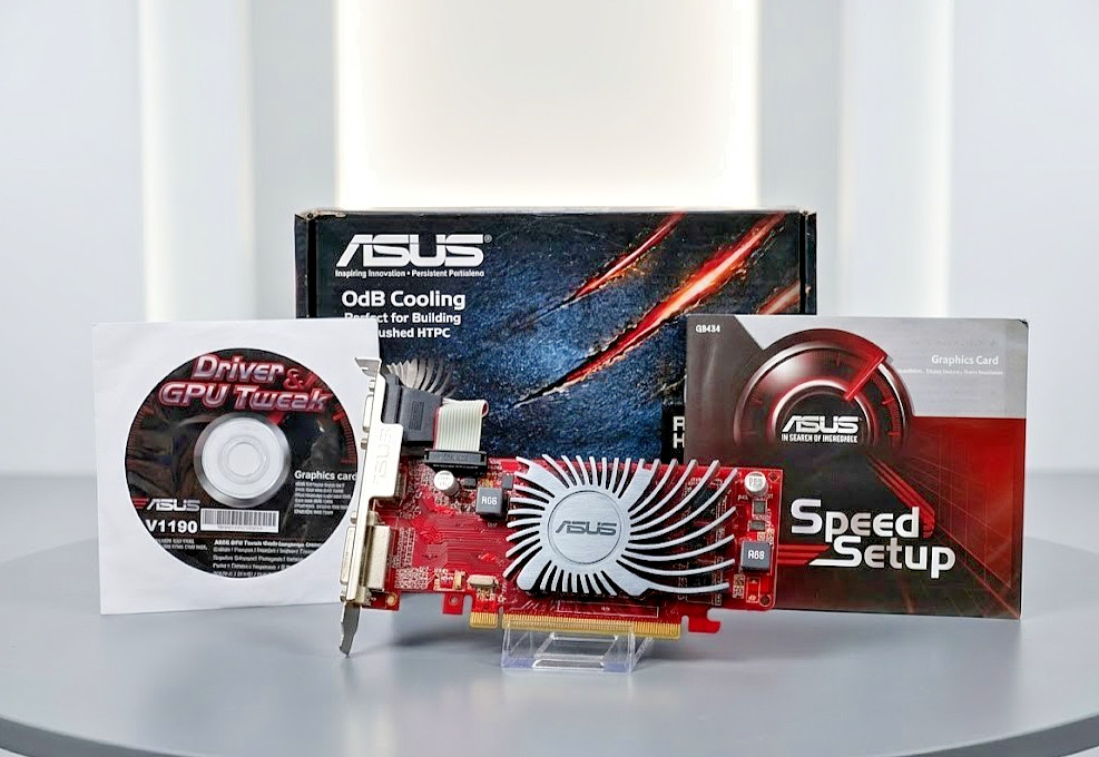 ASUS 90-C1CP2U-L0UANAYZ Radeon HD 5450 1GB DDR3 HDMI DVI Graphics Card EAH5450