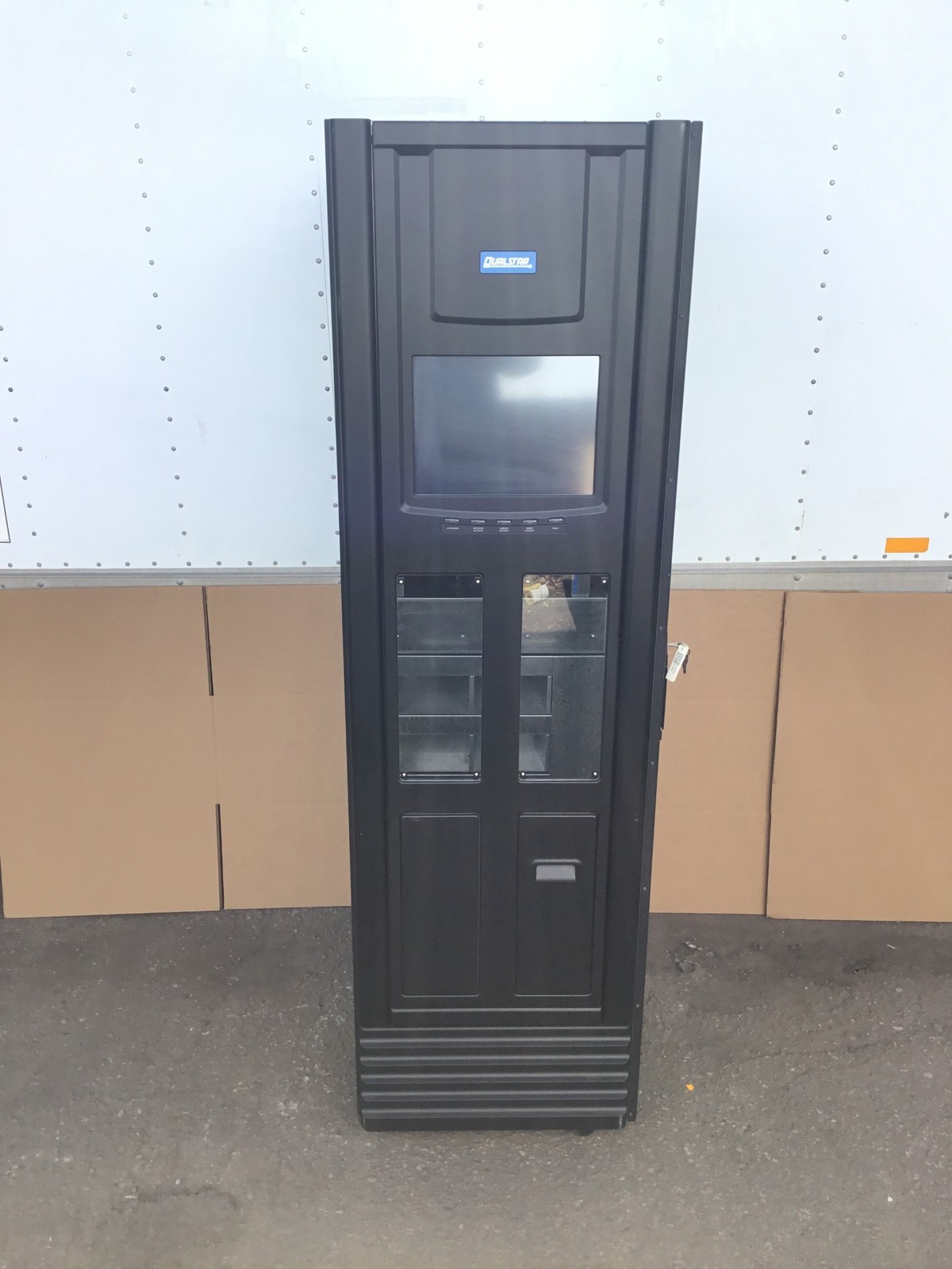 Qualstar XLS 810160 Modular Tape Library 165 Slot, 10 Drive Bay AS-IS Powers On