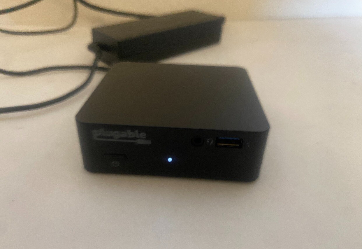 Pluggable Dock UD-CAM Mini Docking Station with 100W Power A16-100P1A