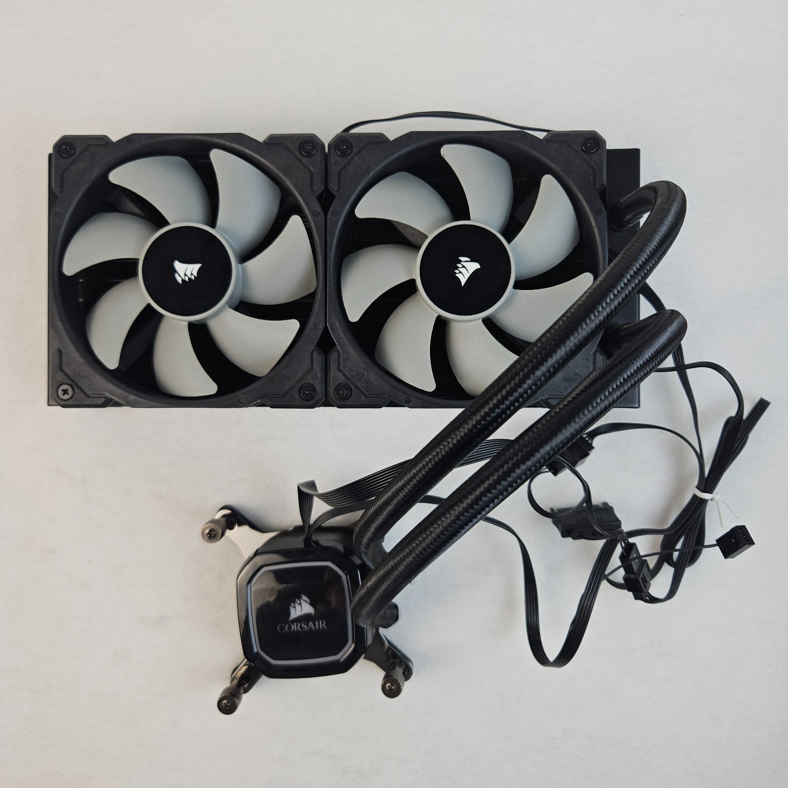 Corsair iCUE H100i RGB PRO XT CPU Liquid Cooler (AIO) CW-9060043-WW 240mm