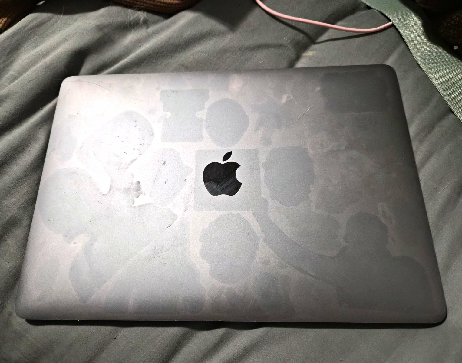2020 Apple MacBook Pro 13" A2289 i5 8GB 256GB / Powers On / Restored
