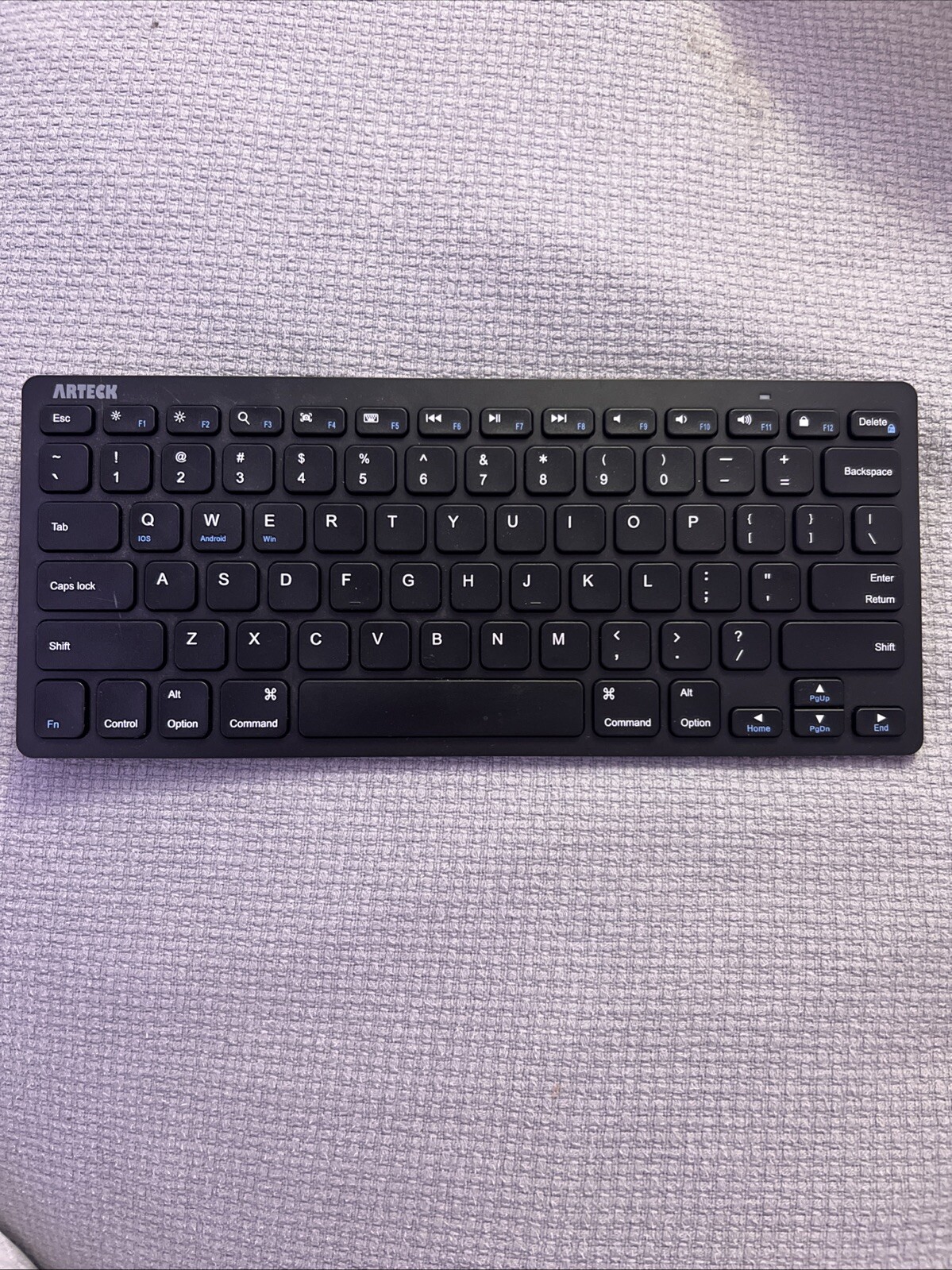 Brand New ARTECK HB098  Ultra-Slim Universal  Bluetooth Keyboard black