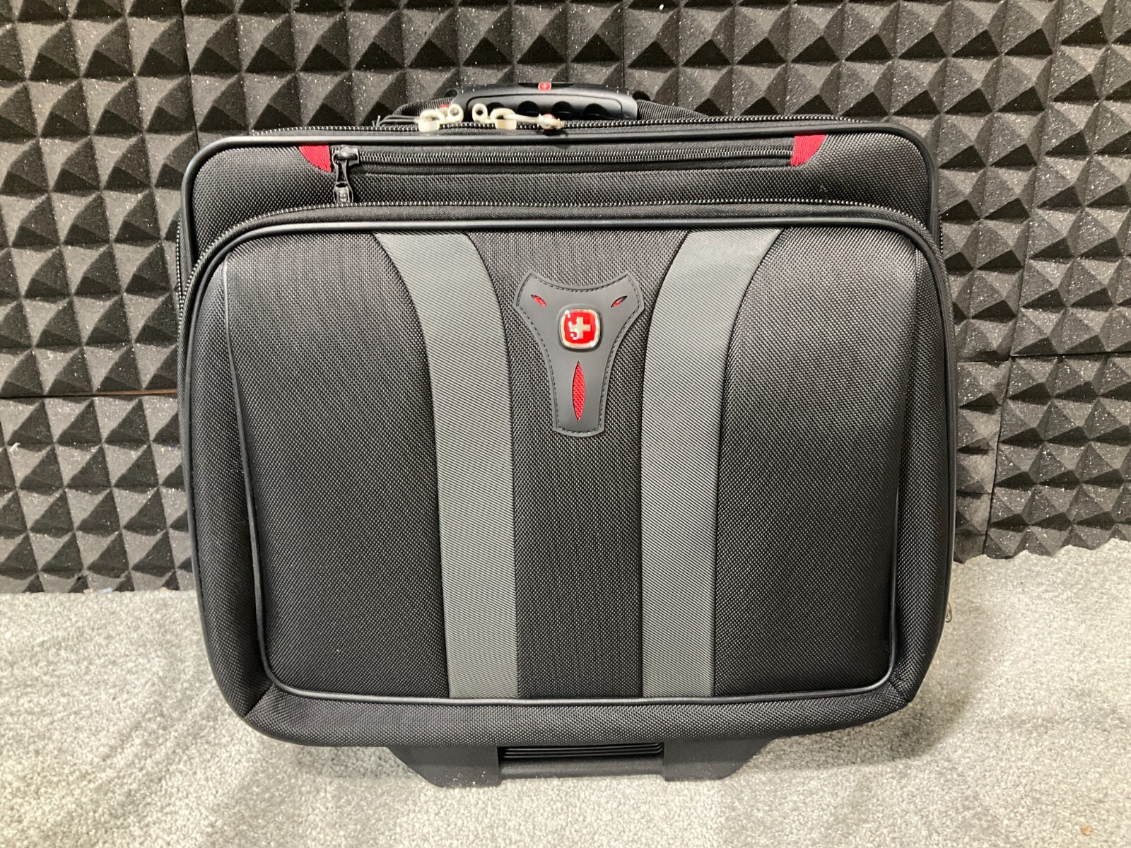 Wenger Granada Pro Wheeled Laptop Case Black 15.6" ❤️️✅❤️️✅ NEW ❤️️✅❤️️✅
