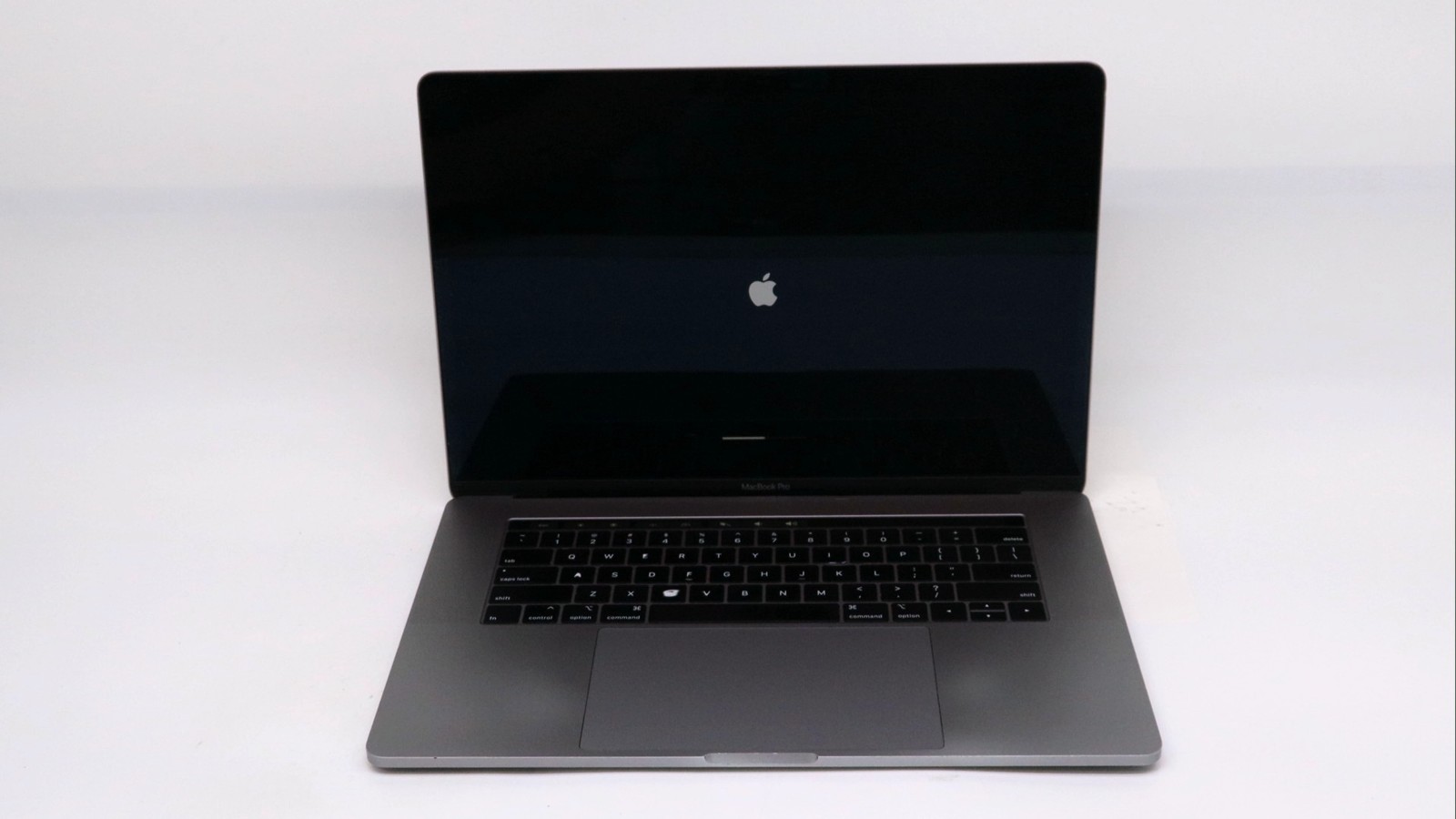 Apple Macbook Pro 15" i7-9750h 16GB 512GB BATTERY ISSUE