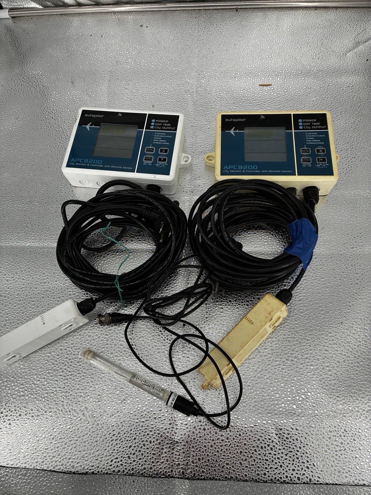 Two Autopilot APC8200 C02 Monitor and Controller Remote Sensors