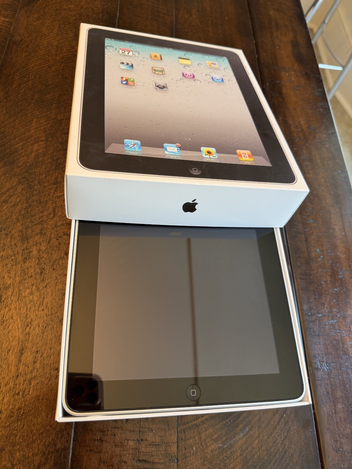 Original Apple iPad 1st Gen (9.7" A1219) 16GB Wi-Fi - Rare Collectable Very Good