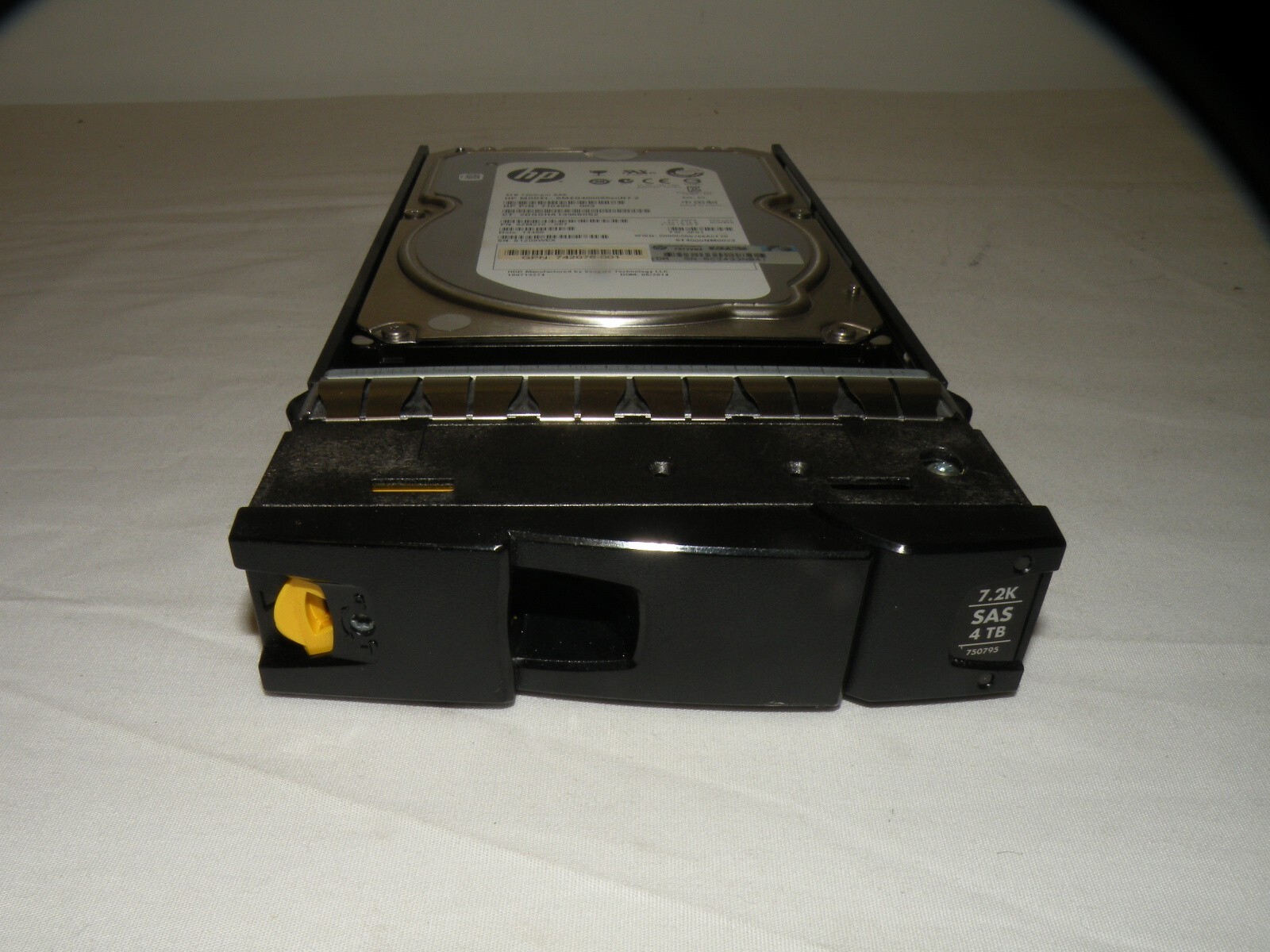 HP 750795-001 H6Z87A 4TB 7.2K 3.5" 6G SAS HDD IN 3PAR STORESERV M6720 TRAY
