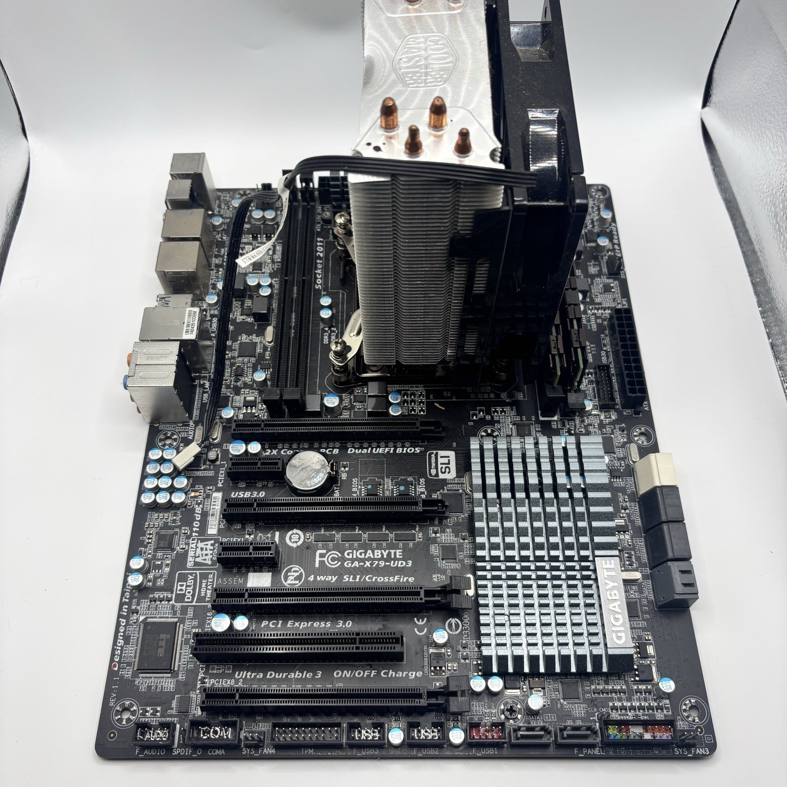 Gigabyte GA-X79-UP4 LGA 2011 Motherboard CPU HEATSINK RAM Untested
