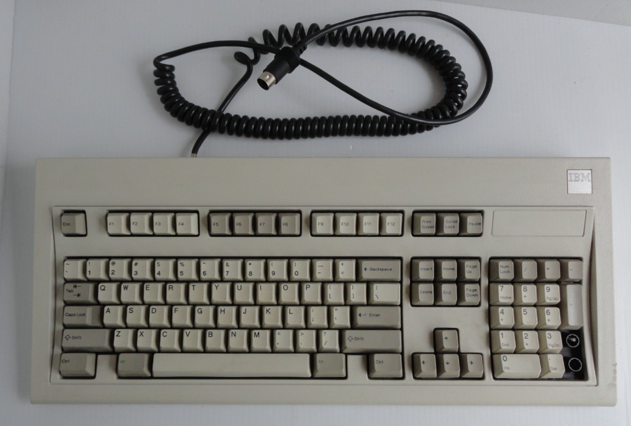 IBM M 1390120 Clicky Keyboard , ENTER KEY MISSING ON THE NUMBER PAD