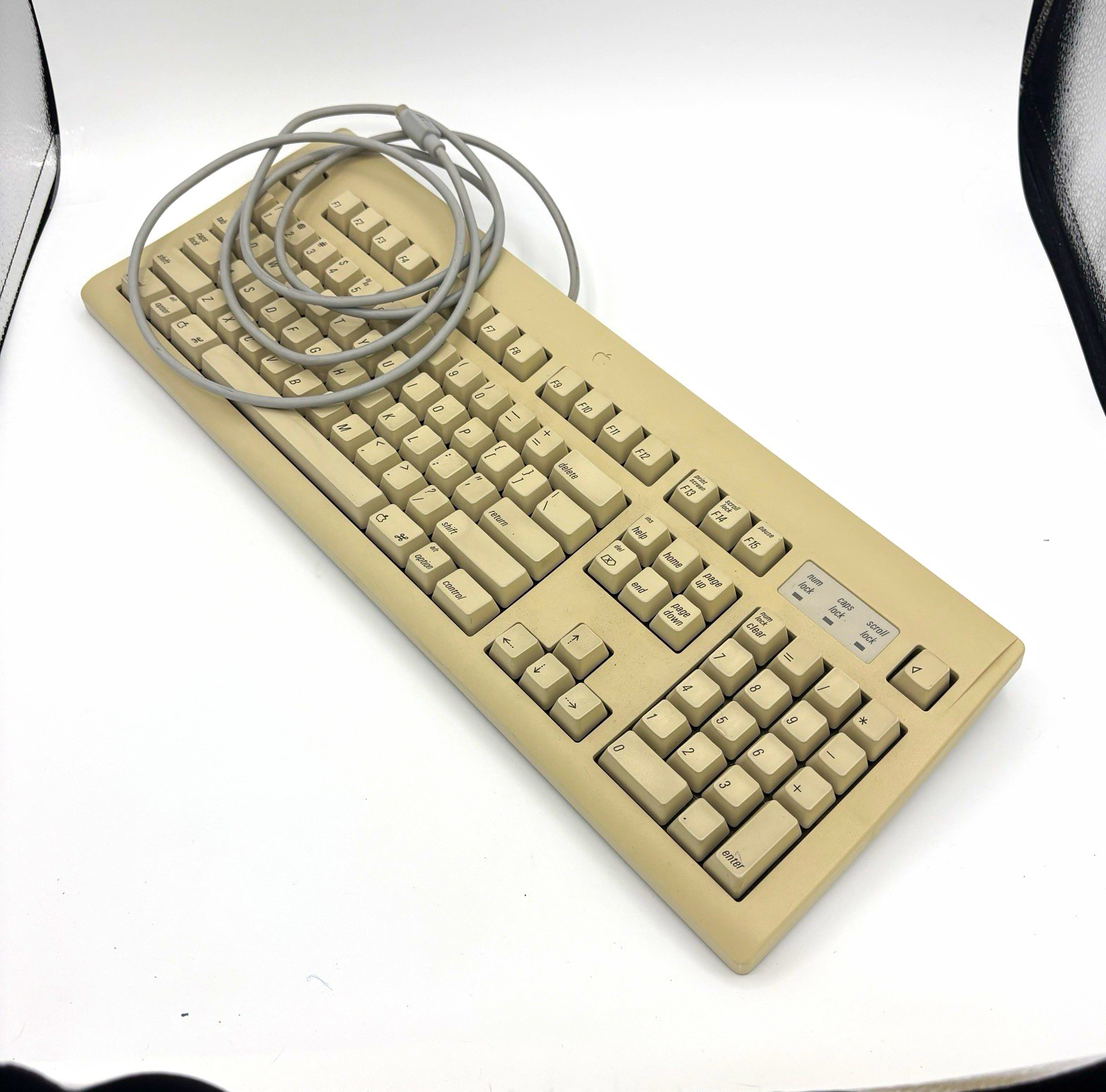 Apple AppleDesign Keyboard M2980 • Wired ADB • Beige QWERTY Function Keys
