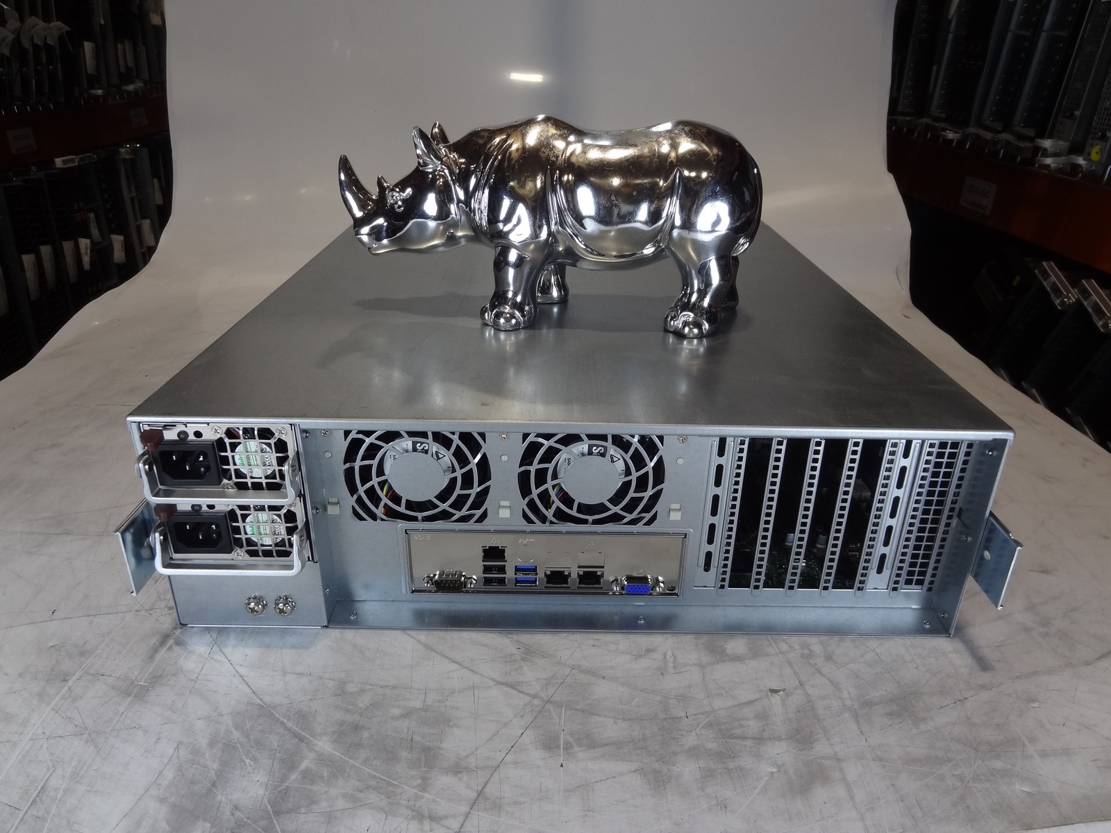CSE-835 X10DRH SUPERMICRO 8X3.5INCH BAY 3U SYSTEM (DUAL POWER, DUAL E5-2600 V3/V