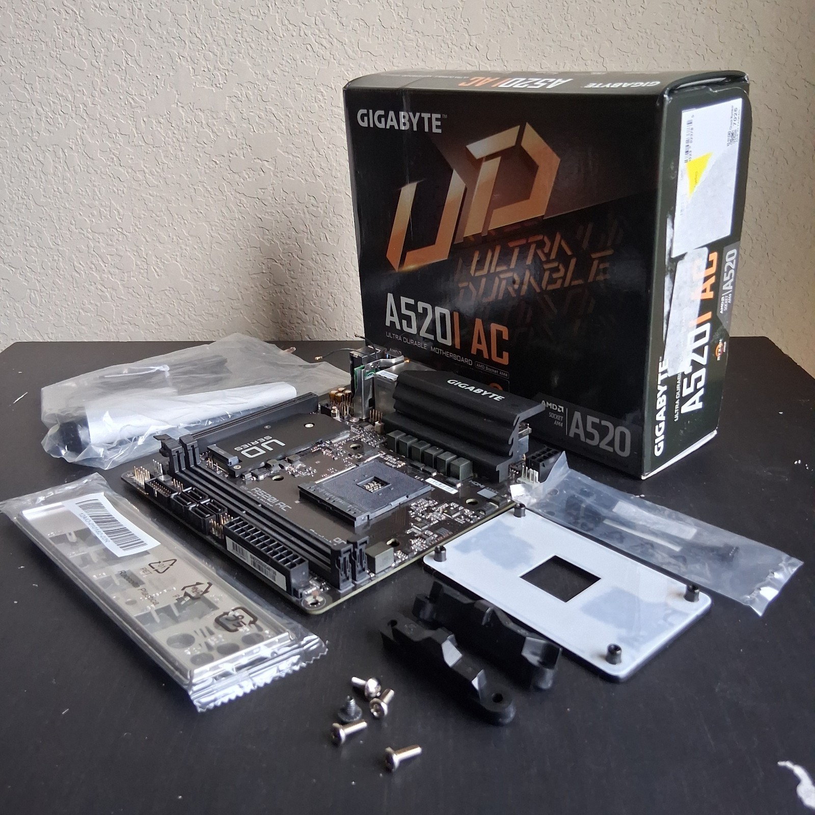 GIGABYTE A520I AC Mini-ITX Motherboard Socket AM4 AMD WiFi Bluetooth w/ Box