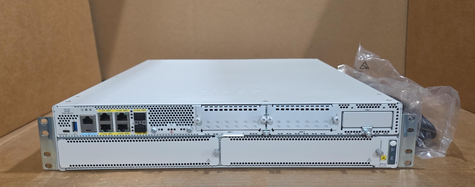 Cisco C8300-2N2S-6T 4-Port Gbe 2-Port SFP 2x NIM 2x SM Slot Router Dual Power