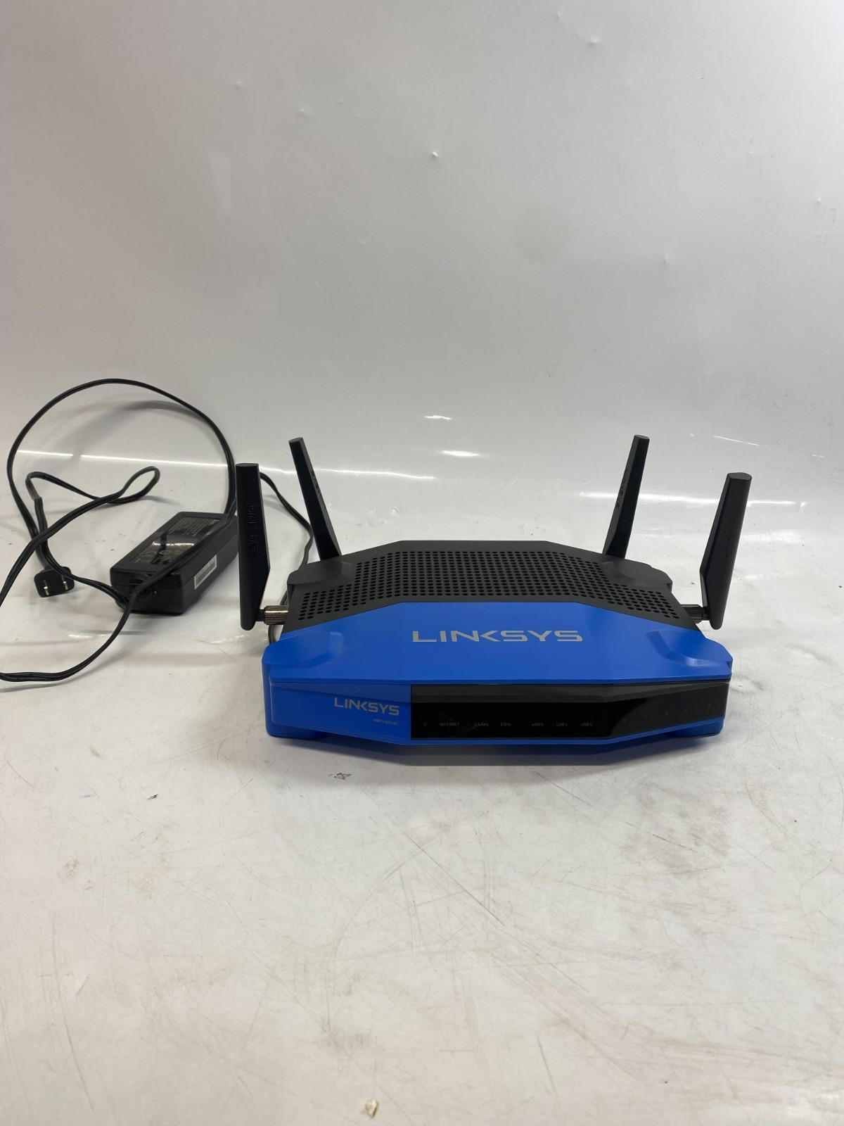 Linksys WRT1900ACS V2 1300 Mbps 4 Port Dual-Band Wi-Fi Router