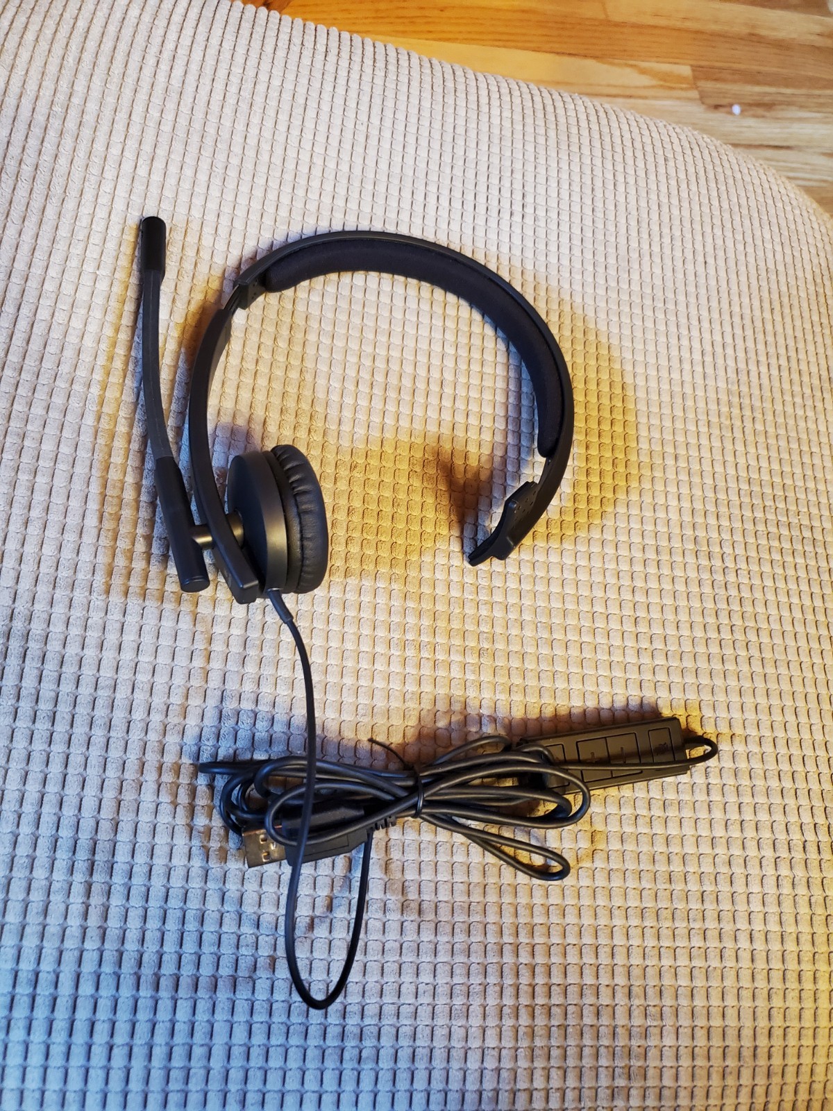 Logitech H570e Mono Black Monaural Over-the-Head Wired Headsets NEW NO Box
