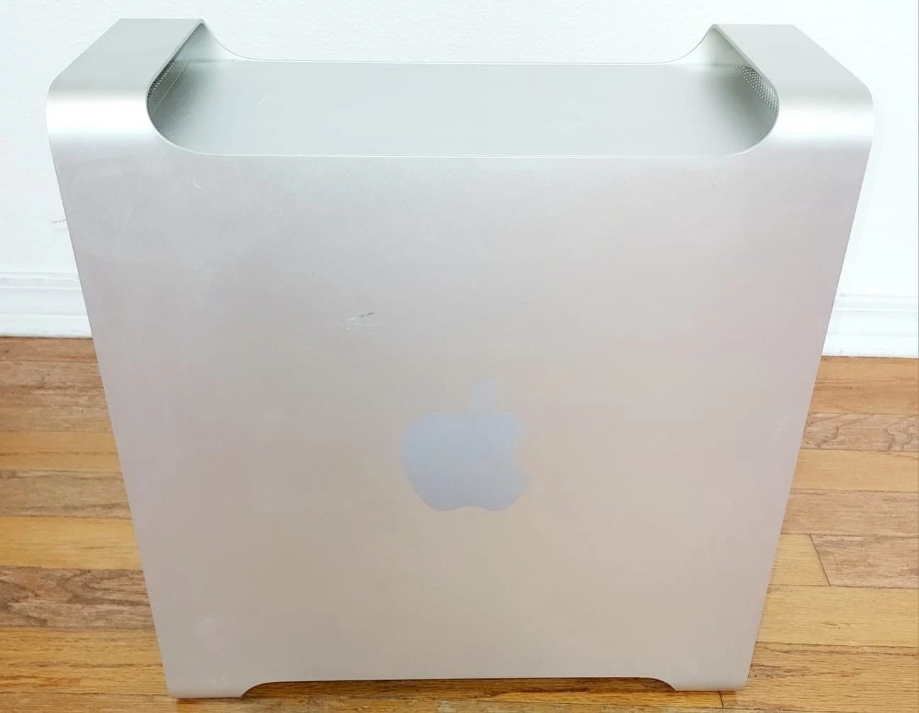 Apple Mac Pro 5,1 - 8‑Core 2.4GHz 16GB RAM Dual ATI Radeon HD 5770 256GB + 1Tb