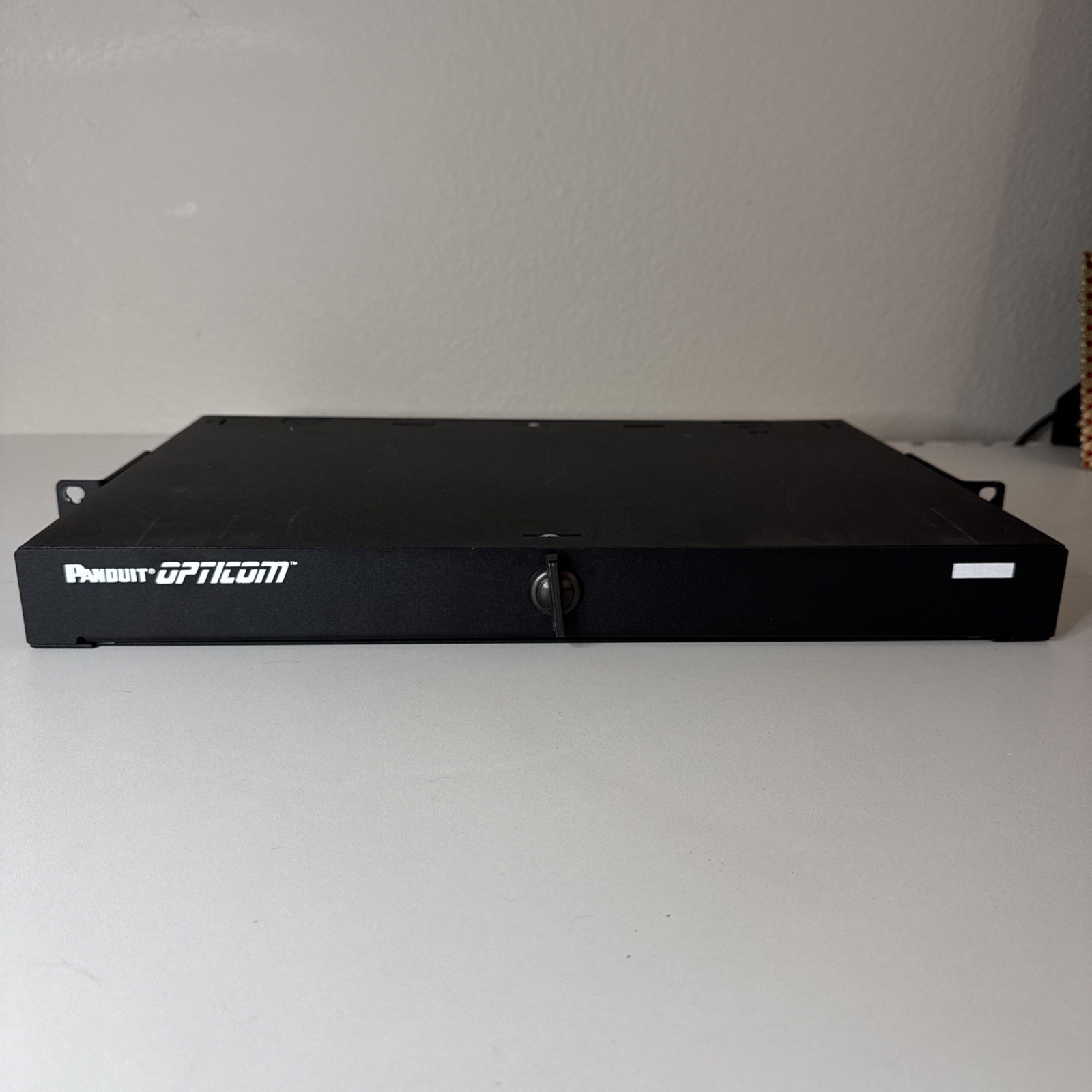 Panduit Opticom FRME1U 1U Rack Mount Fiber Optic Enclosure 3 FAP Openings, Black