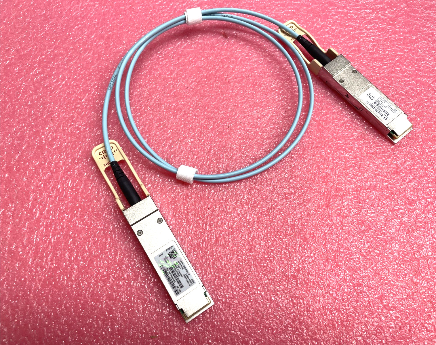 GENUINE CISCO QSFP-100G-AOC1M - 100GBASE QSFP AOC 1m - CLEAN CONDITION - WORKING