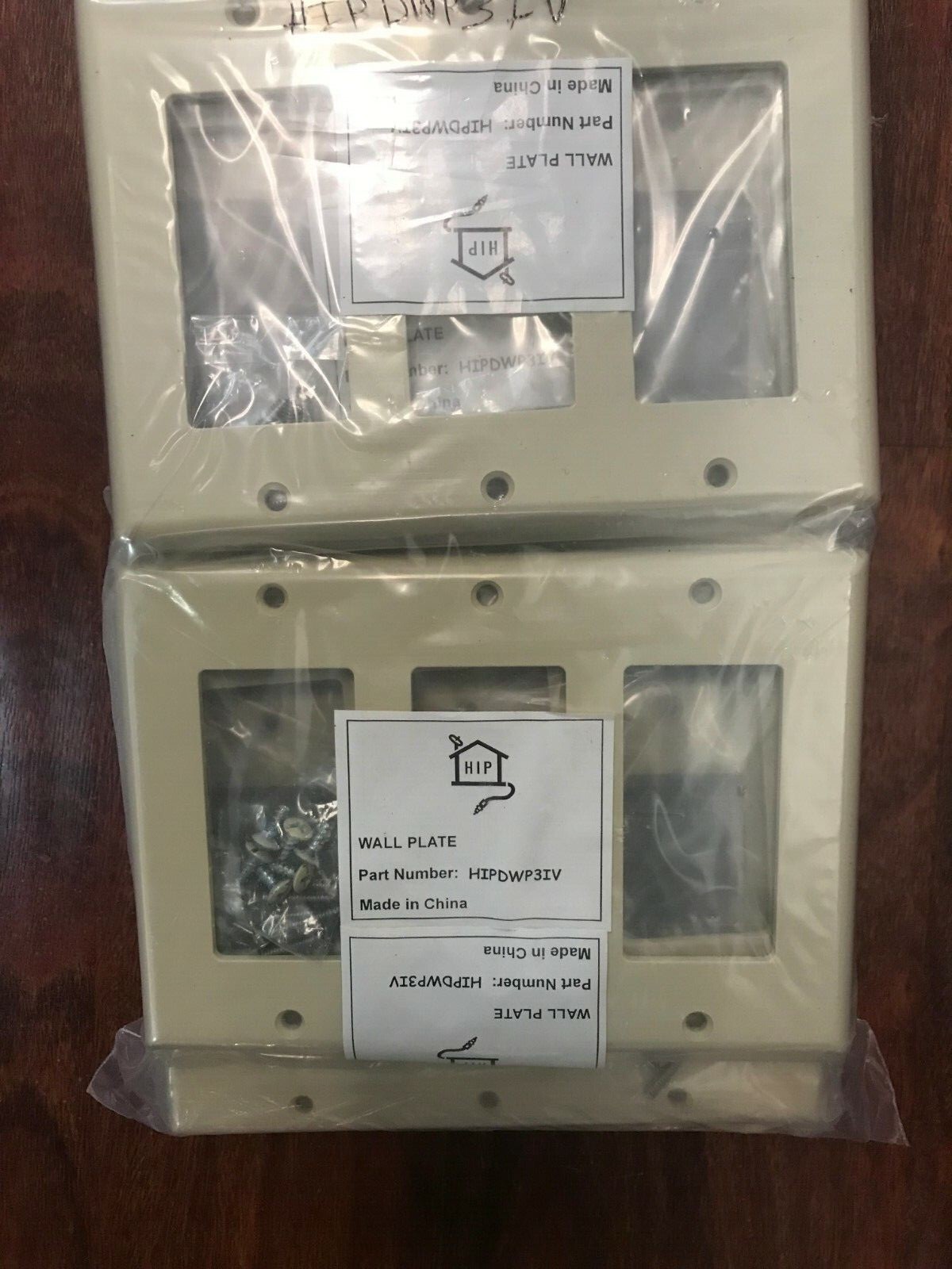 HIP Wall Plate, 3 Port  P/N: HIPDWP3IV   lot of 25