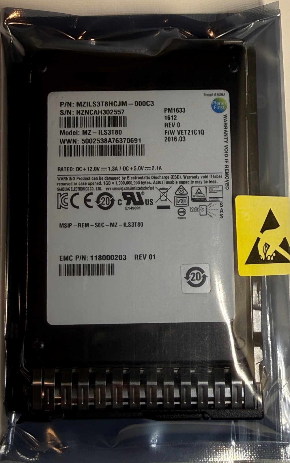 Samsung PM1633A 3.84TB SAS 12.0 Gbps NVMe MZILS3T8HCJM-000C3 w/ HPE HDD Caddy