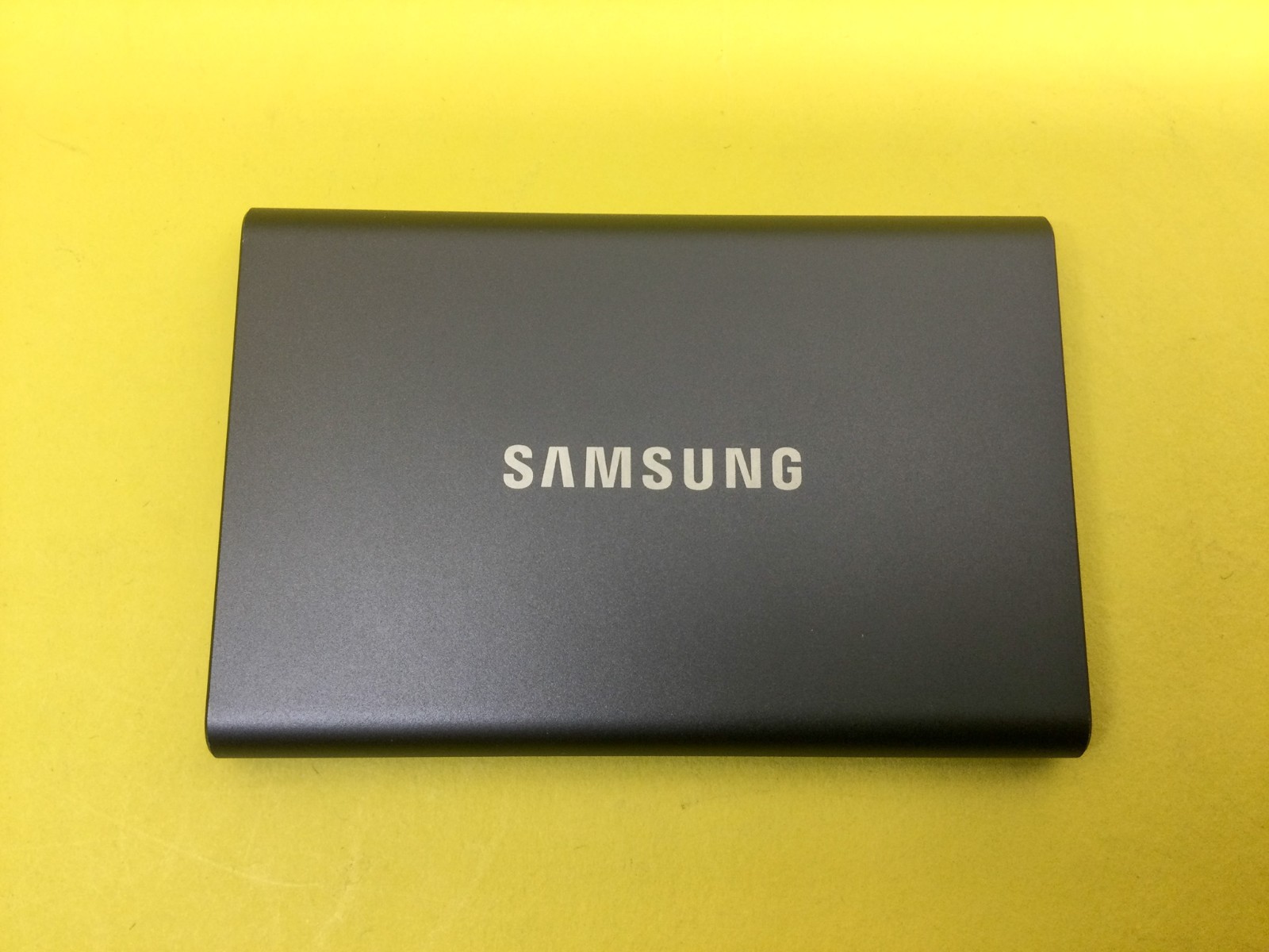 SAMSUNG T7 Portable SSD 2TB Up to 1050 MB/s USB 3.2 External SSD MU-PC2T0T New