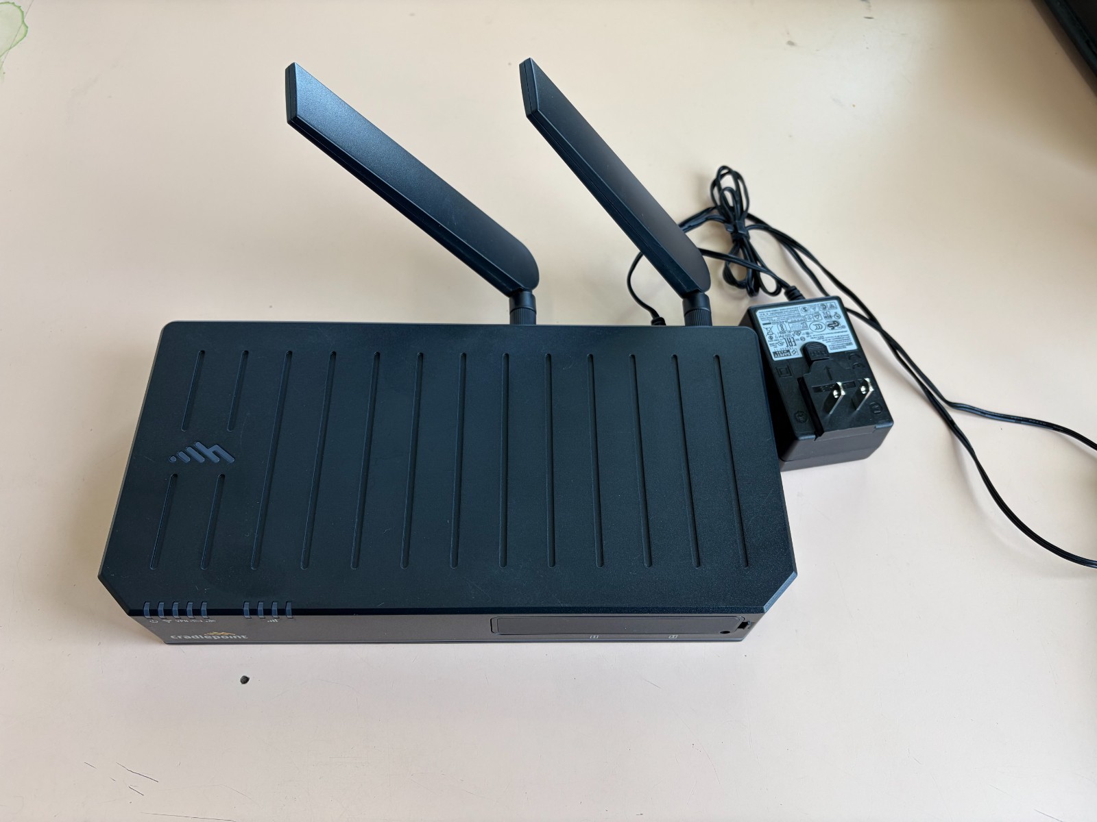 Cradlepoint E300-C4D Used & Tested