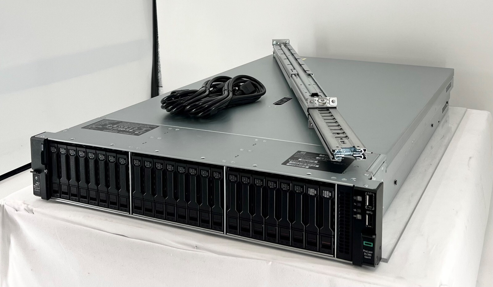 HPE DL380 Gen11 2x 6430 64-Core 1TB-R SR932i-p 22x 7.68TB NVMe 2x 1600W Server