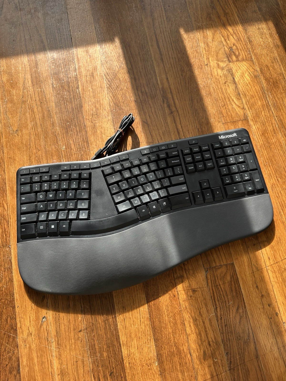 Microsoft Ergonomic Keyboard 1878 LXM-00001 Wired USB Tested Working