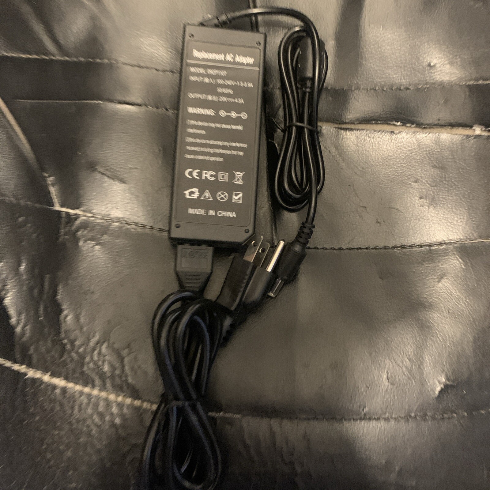Genuine Lenovo T420 T410 T430 T520 X200 X220 X230 90W AC Adapter Power  Lot Of 5