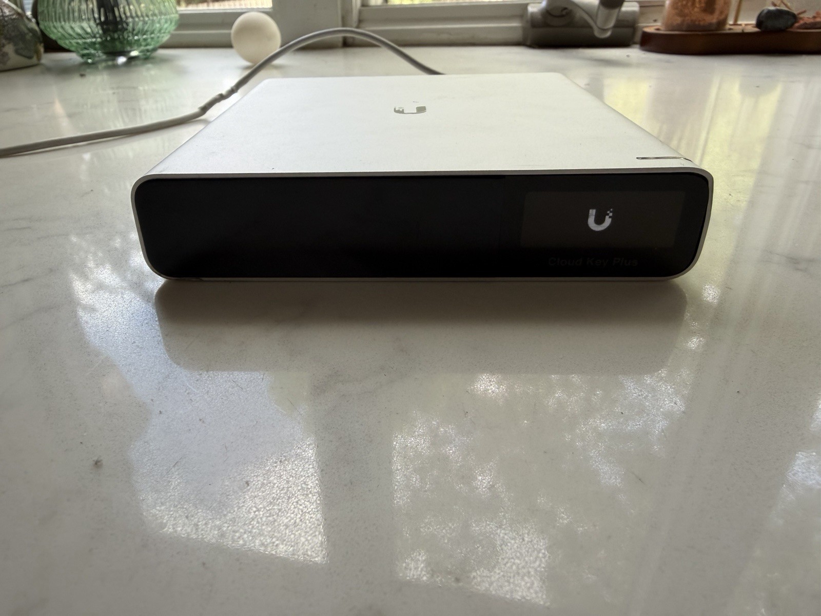 Ubiquiti Networks UCK-G2-PLUS UniFi Controller Hybrid Cloud Key Gen2 PLUS 1TB HD
