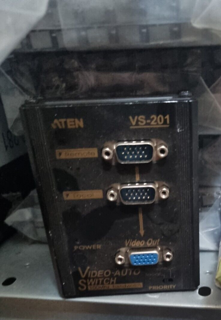 Aten Technology  VS-201 Automatic 2-Port Video Switch (R6S4.4B2)