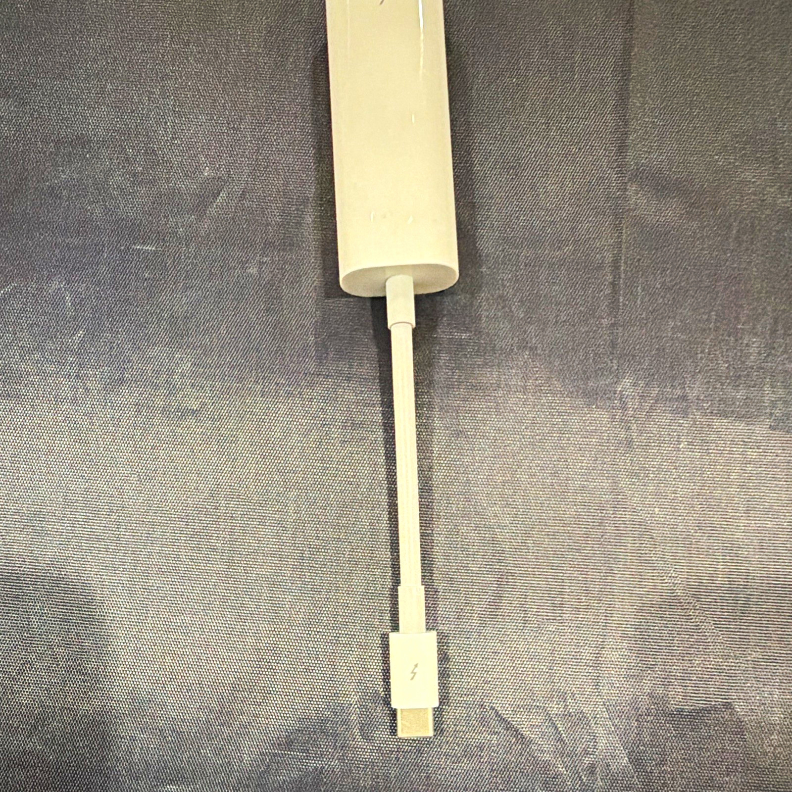 Apple Genuine Thunderbolt 3 A1790 White (USB-C) to Thunderbolt 2