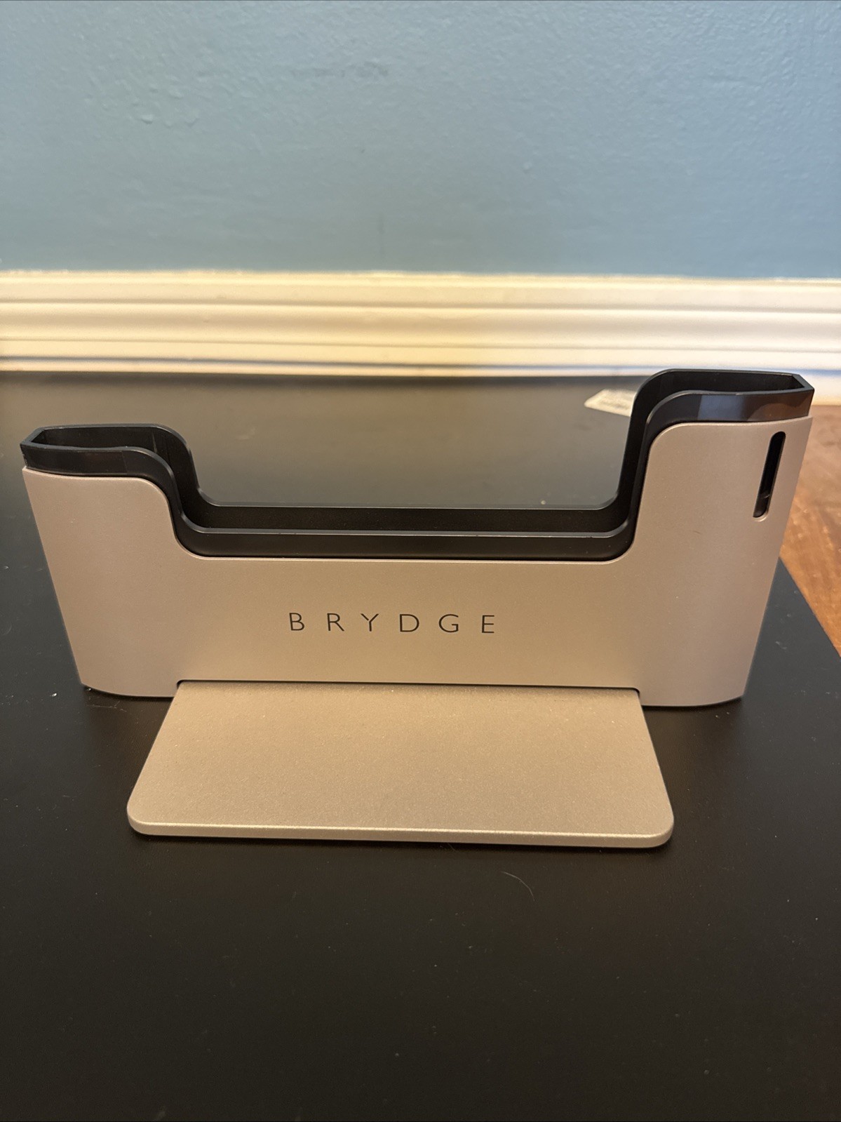 Brydge BRY16MBP Vertical Dock For 16-inch MacBook Pro