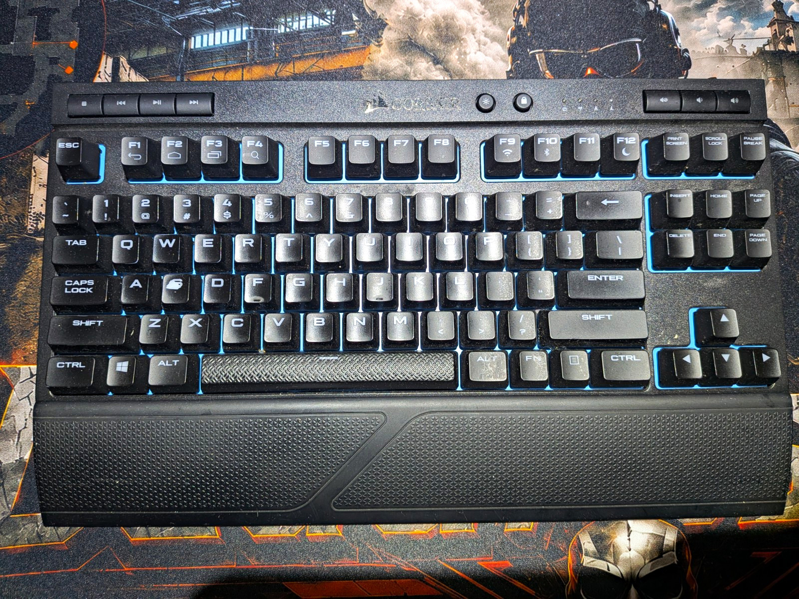 Corsair K63 Wireless Mechanical Gaming Keyboard Bluetooth Wrist Rest Black