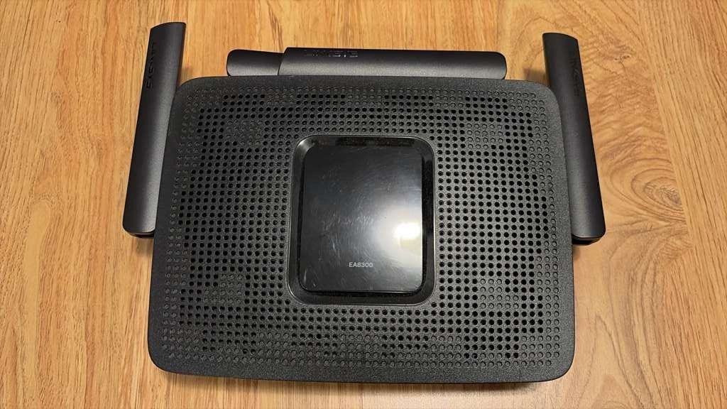 Linksys EA8300 Max Stream AC2200 Tri-Band Wireless Router - Used - w/ Power Adap
