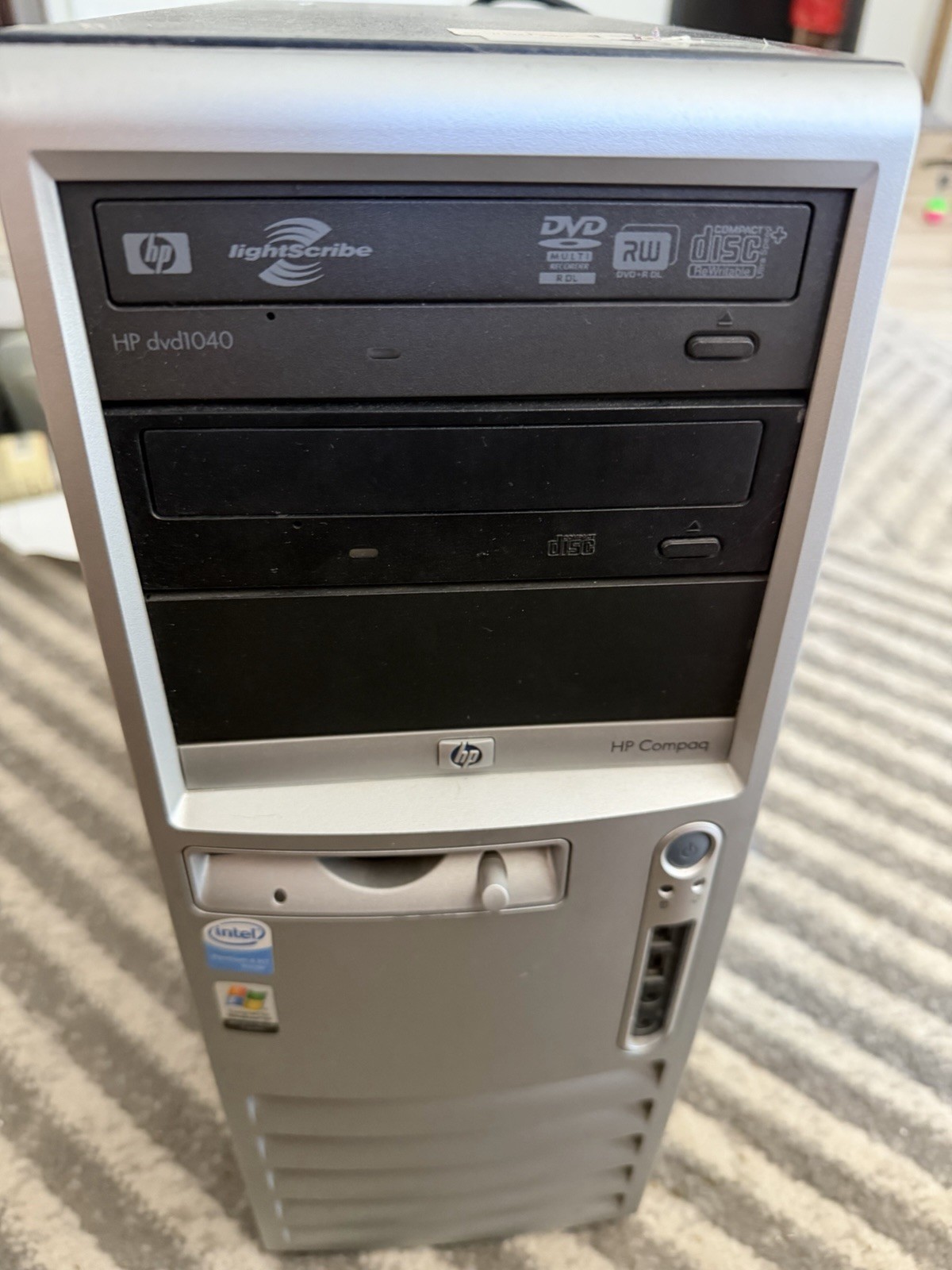 HP Compaq dc7600 CMT Desktop Pentium 4 3.0-3.49GHz HDD XP Pro DVD