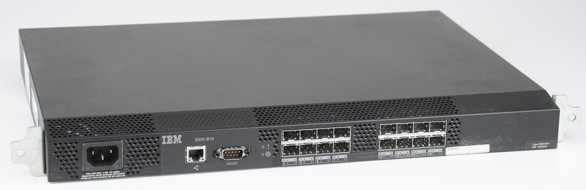 IBM 2005-B16 Fabric San 16 port 4GB Fibre Channel (FC) Switch 22R5511